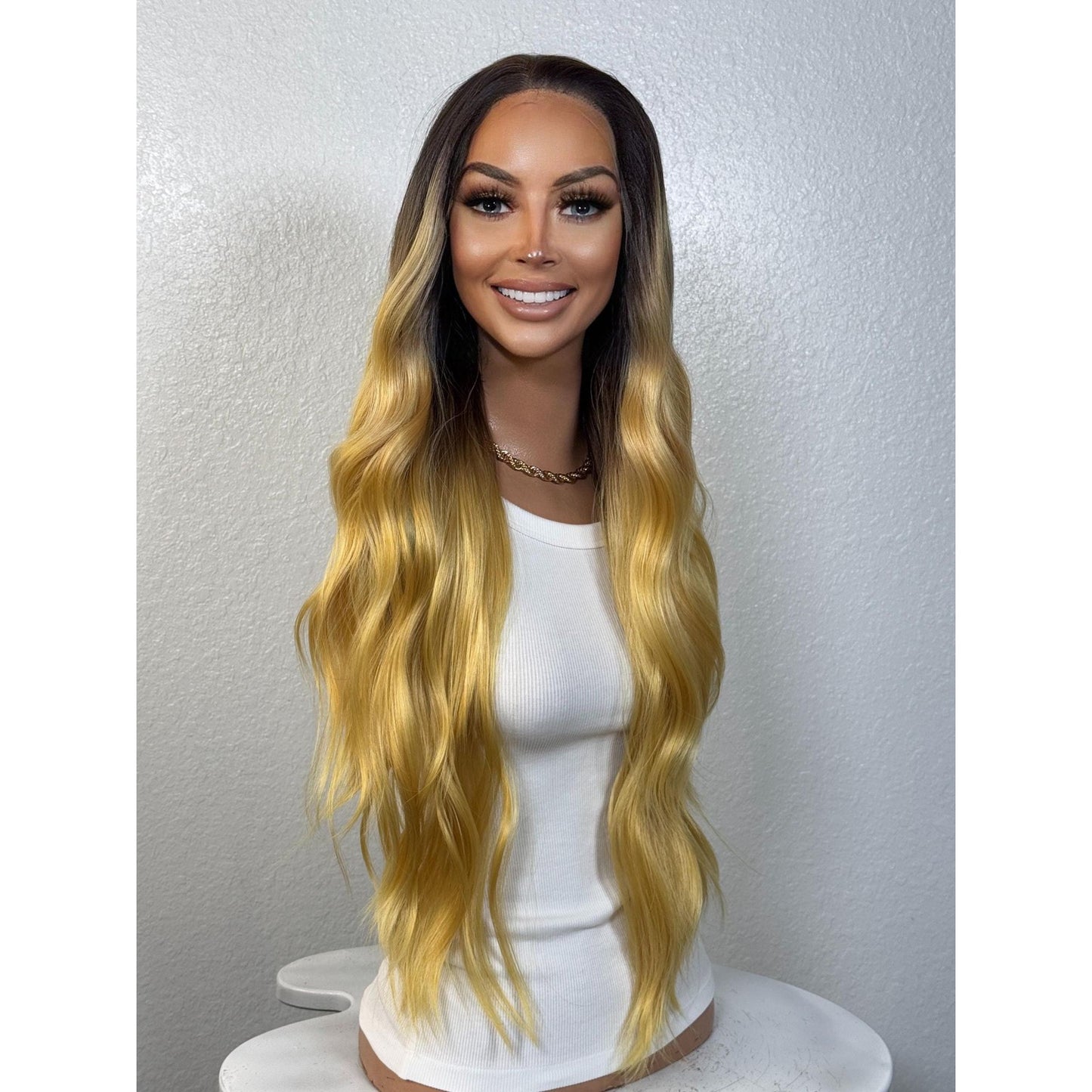 "BINDI" MONOFILAMENT WIG 26" - GOLDEN BLONDE