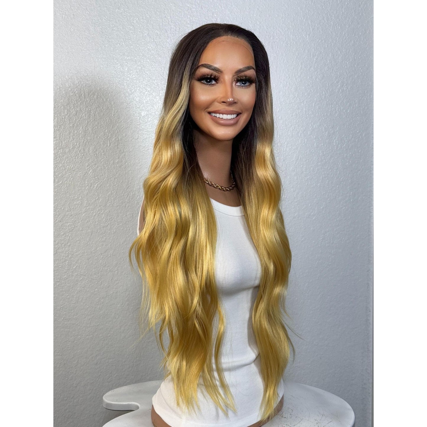 "BINDI" MONOFILAMENT WIG 26" - GOLDEN BLONDE