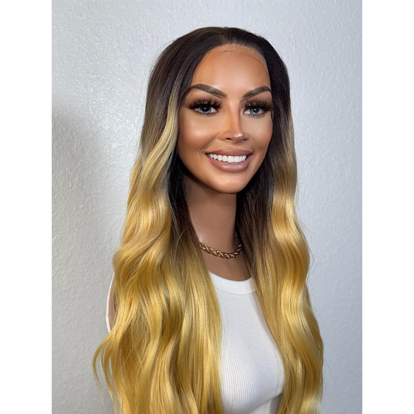 "BINDI" MONOFILAMENT WIG 26" - GOLDEN BLONDE