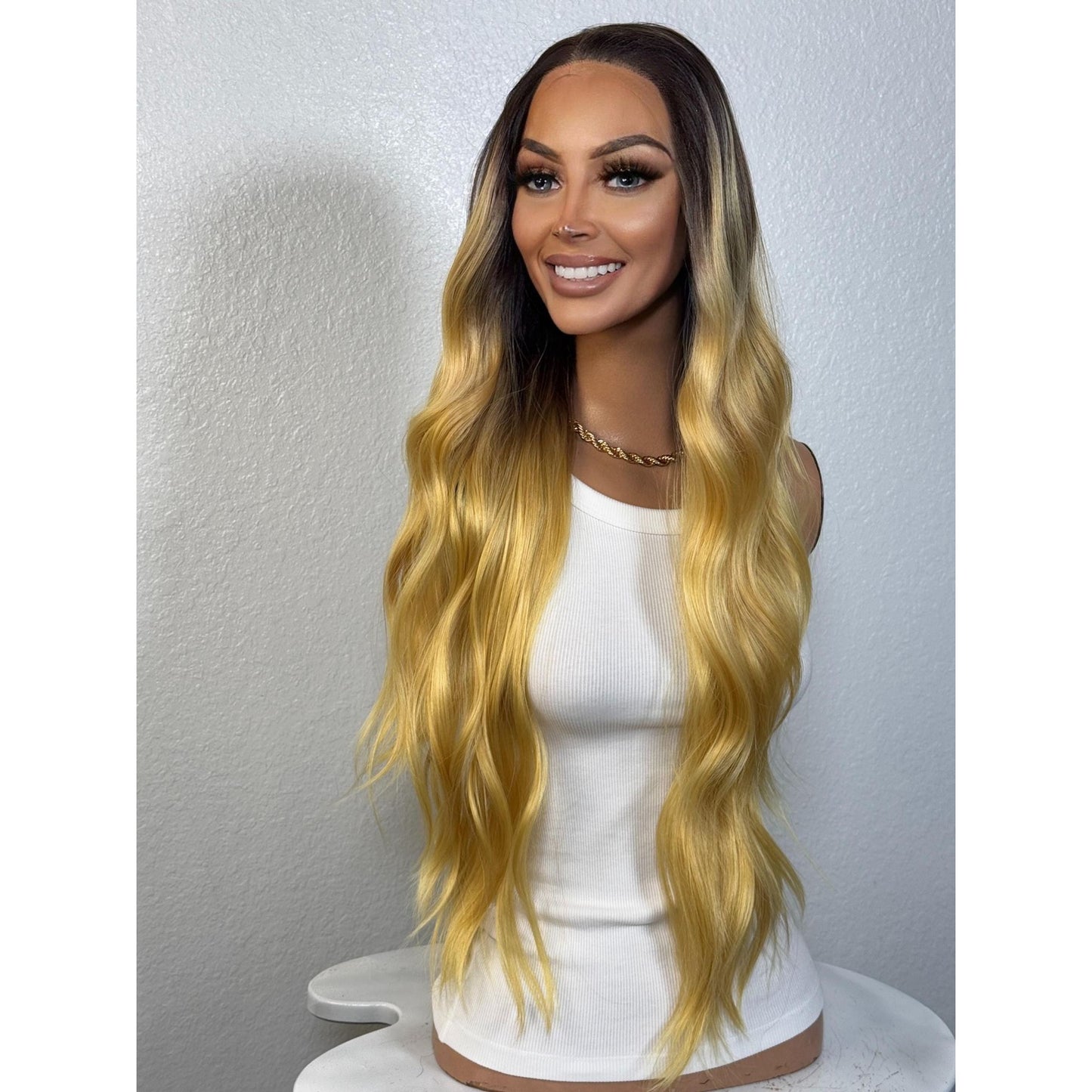 "BINDI" MONOFILAMENT WIG 26" - GOLDEN BLONDE