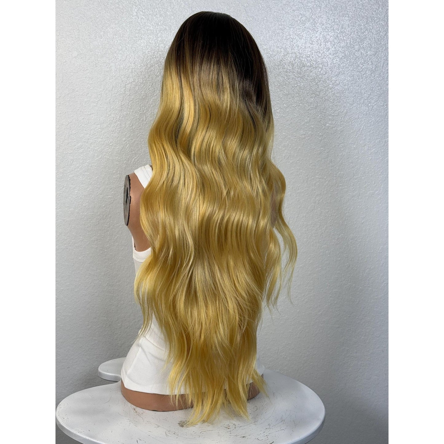 "BINDI" MONOFILAMENT WIG 26" - GOLDEN BLONDE