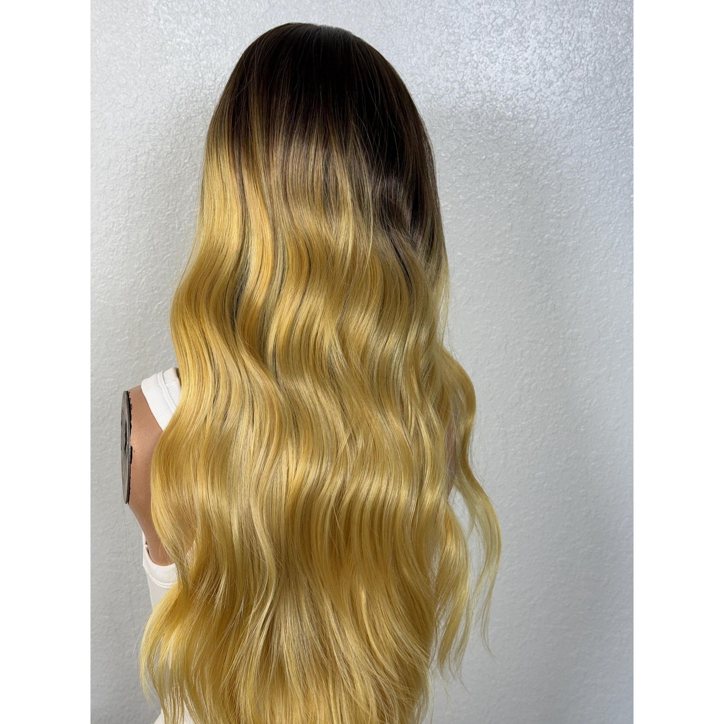 "BINDI" MONOFILAMENT WIG 26" - GOLDEN BLONDE