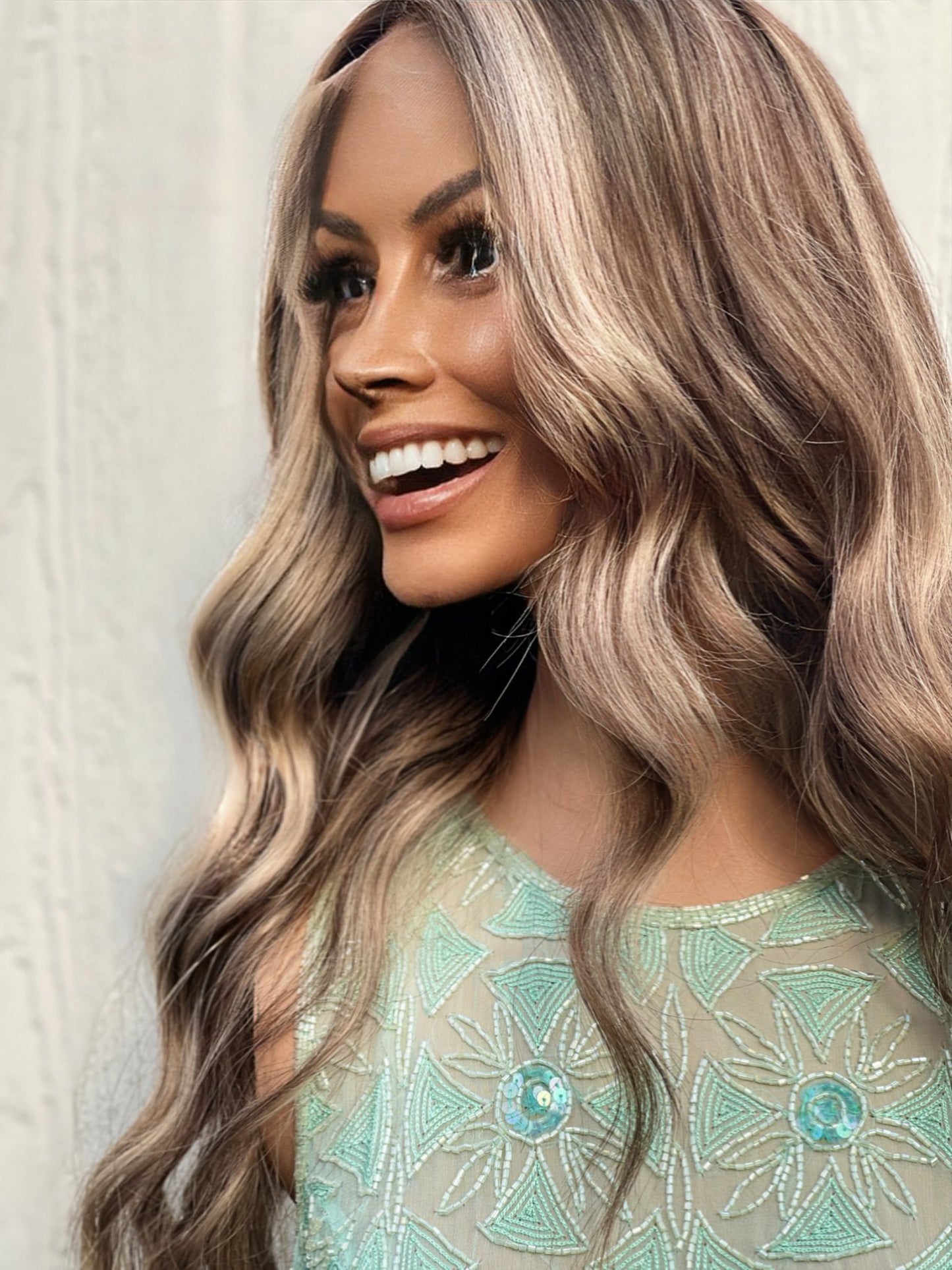 “KIT” 18” Lace Top Wig Blonde Beach Waves Balayage