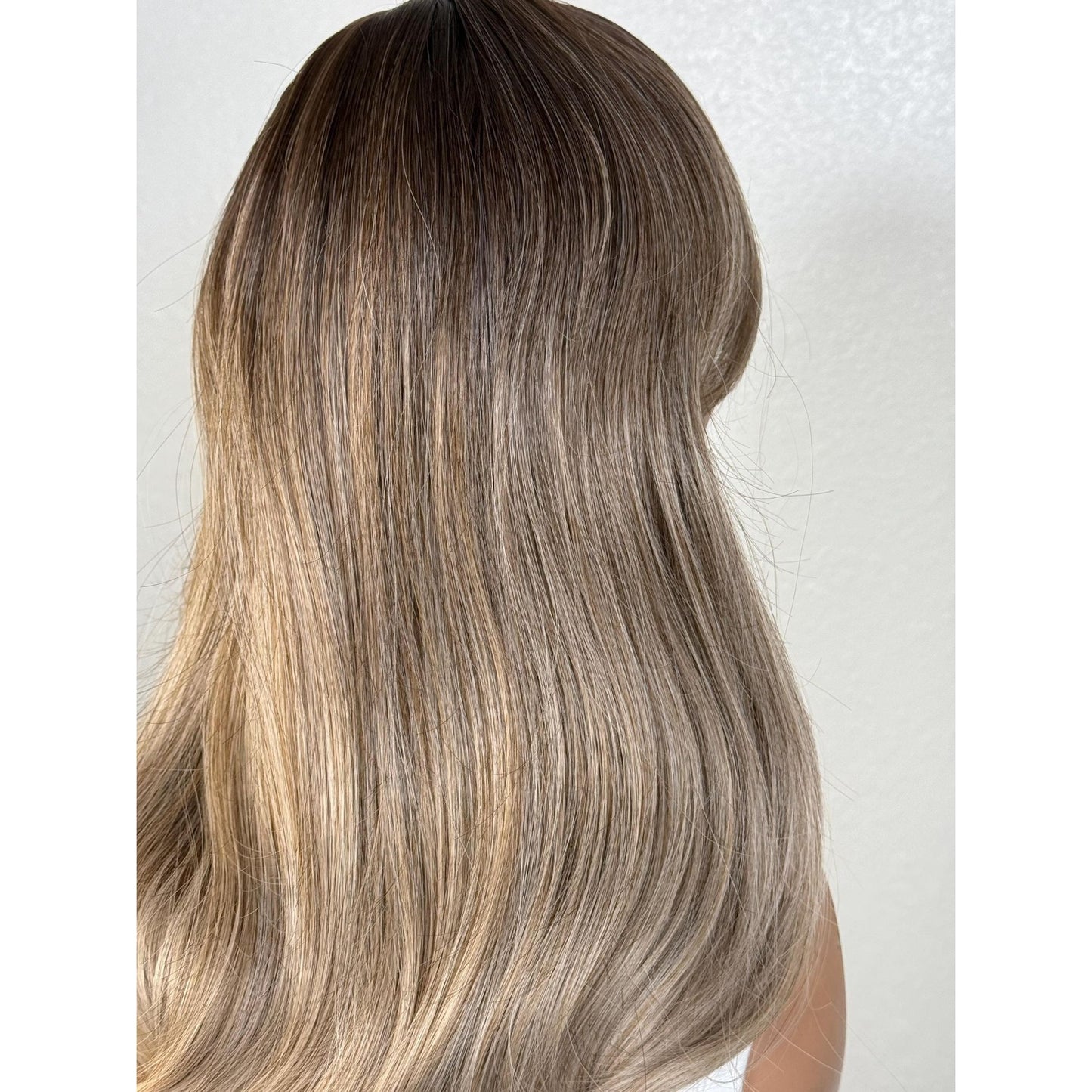 "LUANN" WIG 16" - TAUPE BLONDE