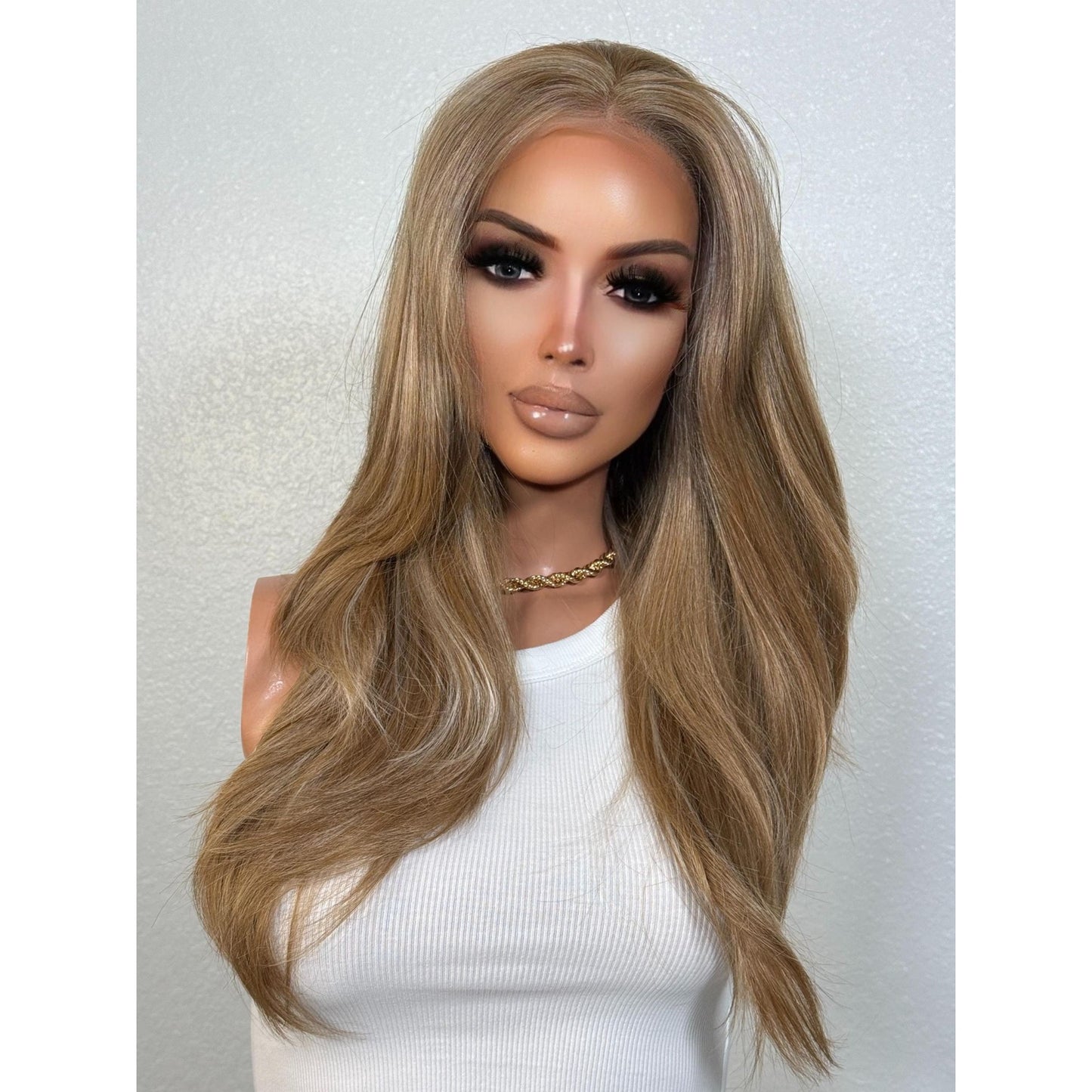 "DAWN" HD INVISIBLE LACE WIG 20" - SANDY BLONDE