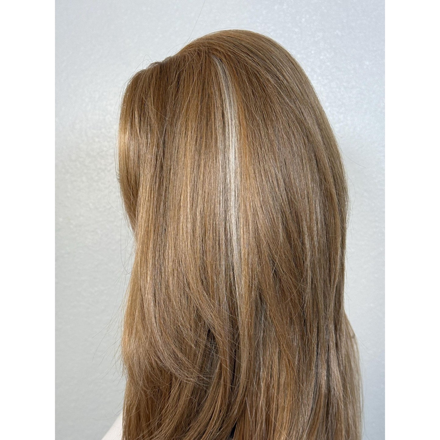 "DAWN" HD INVISIBLE LACE WIG 20" - SANDY BLONDE