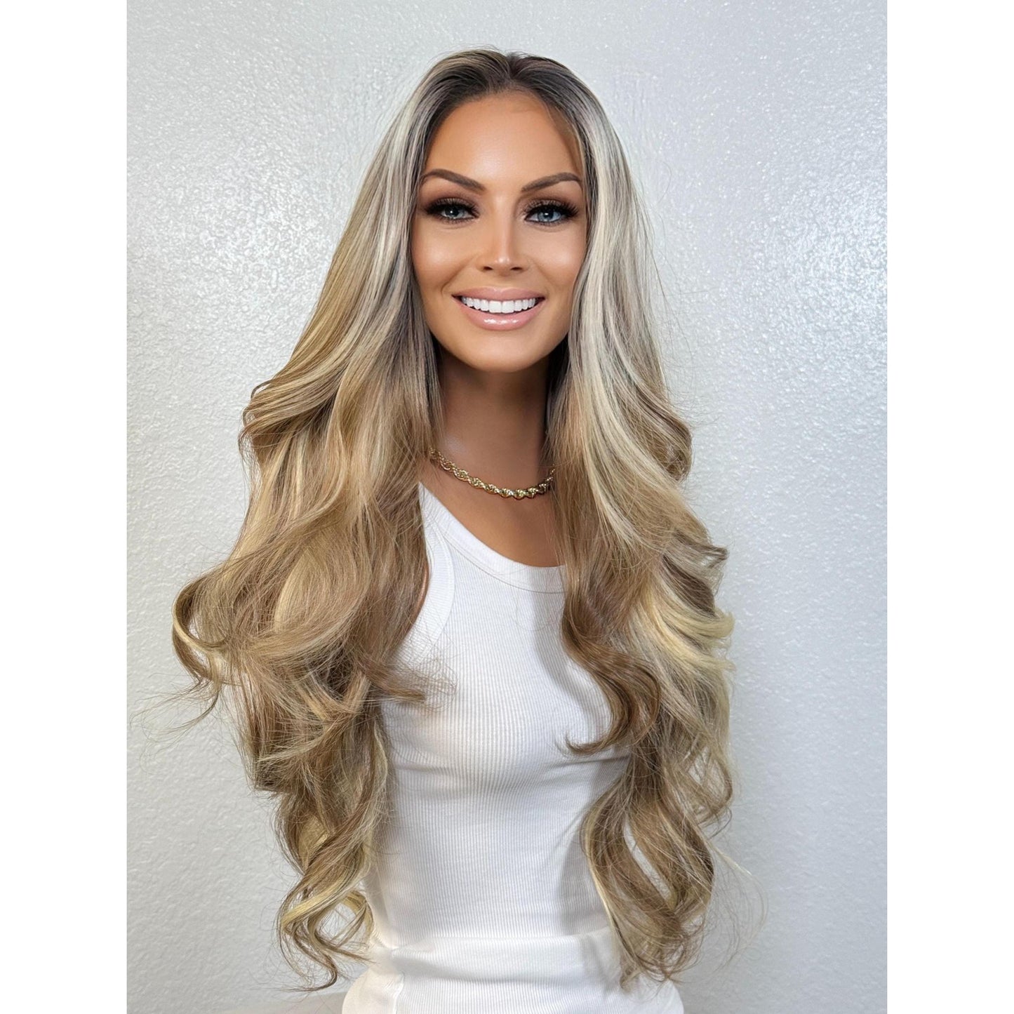 "BRAUNWYN" HD INVISIBLE LACE WIG 28" - SAND BLONDE