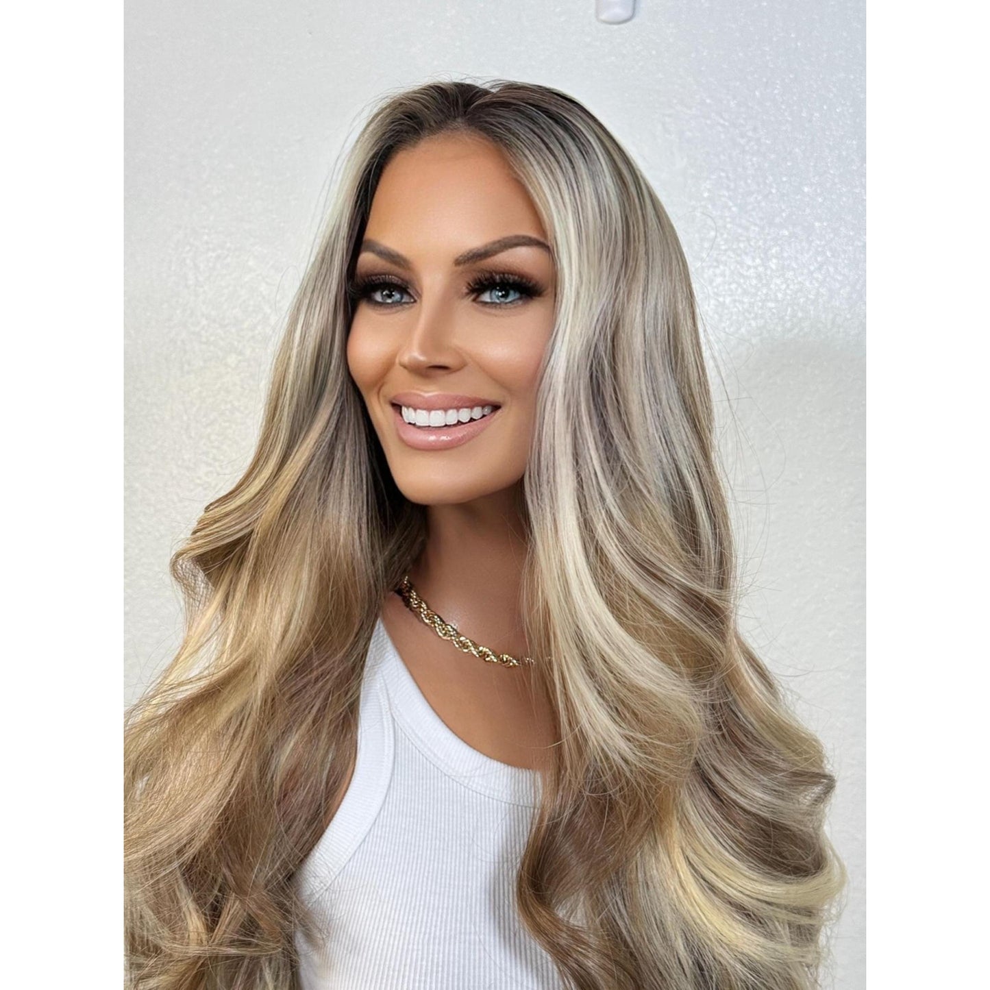 "BRAUNWYN" HD INVISIBLE LACE WIG 28" - SAND BLONDE