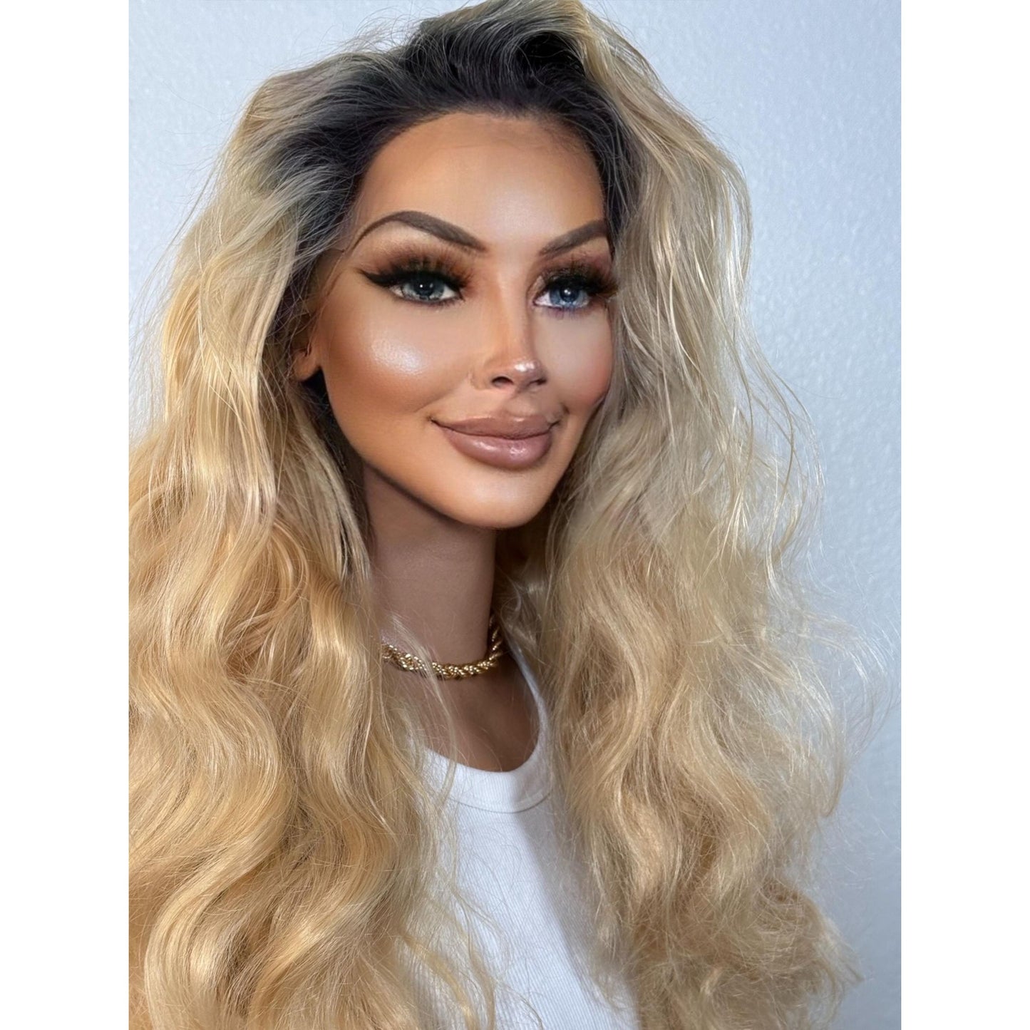 "PAMELA" HD INVISIBLE LACE WIG 22" - OMBRE BLONDE